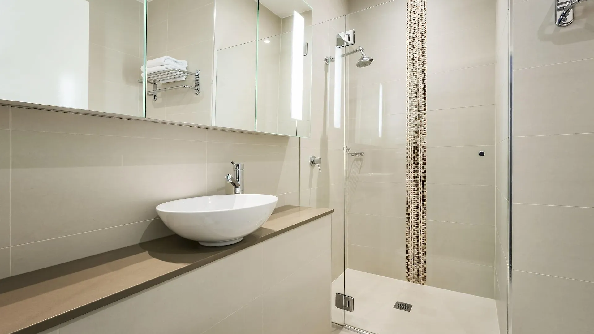 **** Apartahotel Quest Camberra Australia